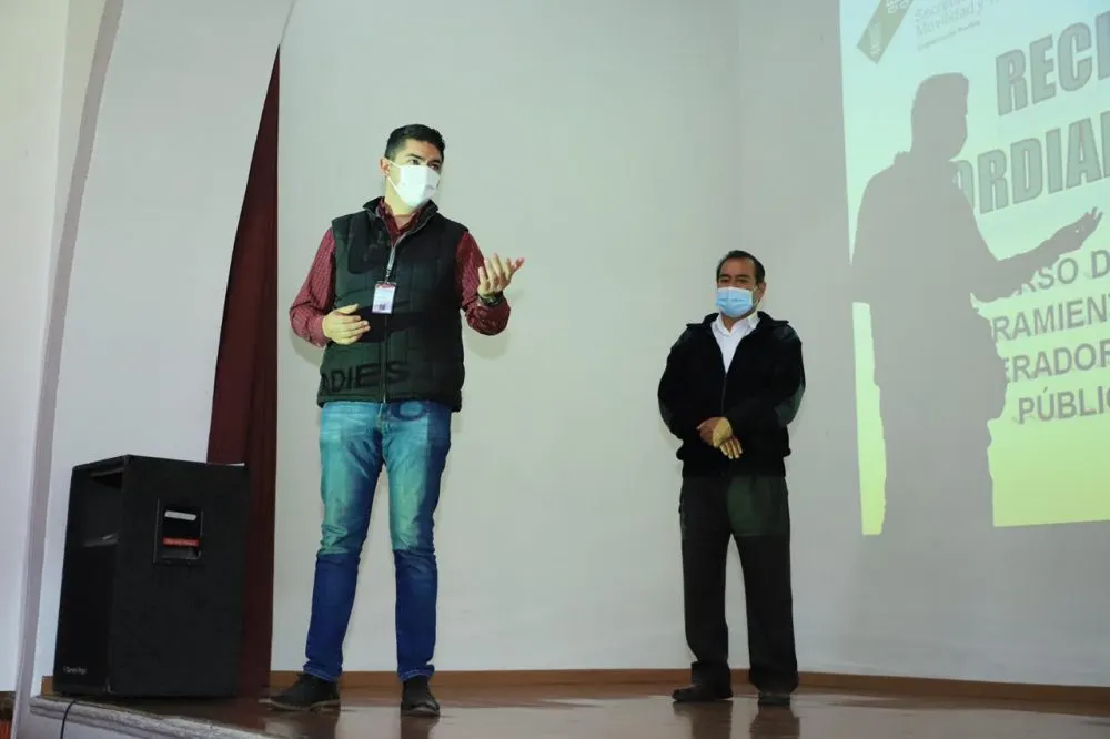 Imparte SMT curso de capacitación para operadoras de transporte