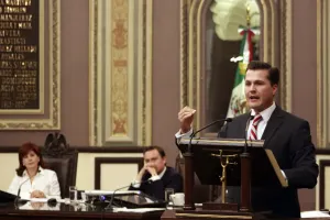 PVEM propone legalizar matrimonios gay, pero no incluye adopción‏