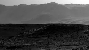 Nasa en jaque por fotografía que revela luz extraña en Marte