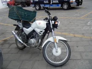 Municipales ubican motocicleta con reporte de robo
