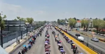 CNTE bloquea Terminal 2 del AICM en su octavo día de protestas