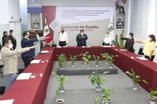 Estado regularizará un millón de títulos de tenencia de la tierra: Miguel Barbosa