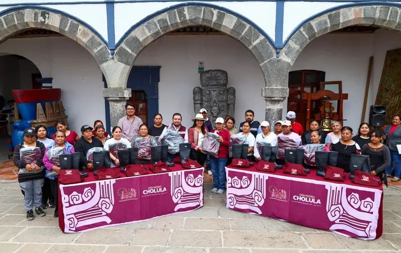 San Pedro Cholula renueva uniformes para personal de Intendencia