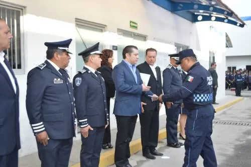 Preside secretario de Seguridad Pública, ceremonia de honores a la bandera en la policía auxiliar