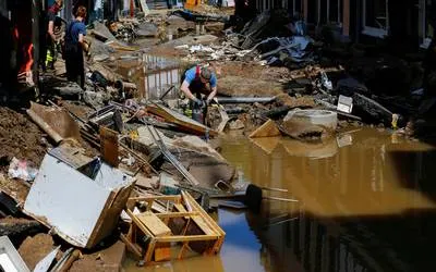 Lluvias azotan a Alemania, reportan más de 150 muertos por inundaciones