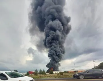 Incendio en fábrica de Tlaxco provocó la evacuación de más de mil trabajadores
