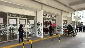 Integrantes de la Unión de Pueblos de Cholula y de la 28 de Octubre vandalizan instalaciones de Conagua