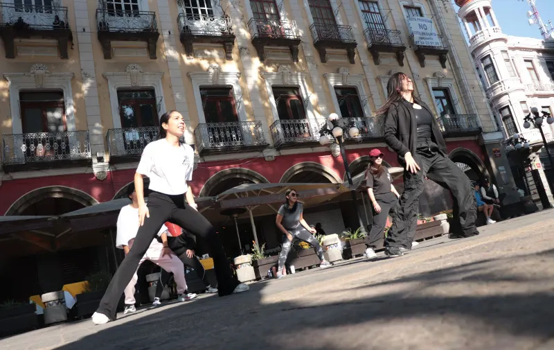 Gran aceptación del "entrenamiento funcional" durante la Vía Recreativa en la ciudad