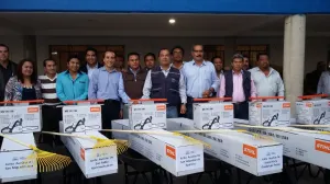 Comuna da equipo de limpieza para panteones en juntas auxiliares