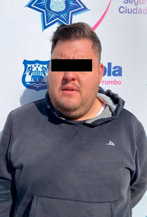 Policía municipal de Puebla detuvo a dos hombres presuntamente dedicados al robo de autopartes