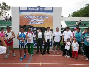 Decenas de familias participaron en la Gran Carrera Atlética