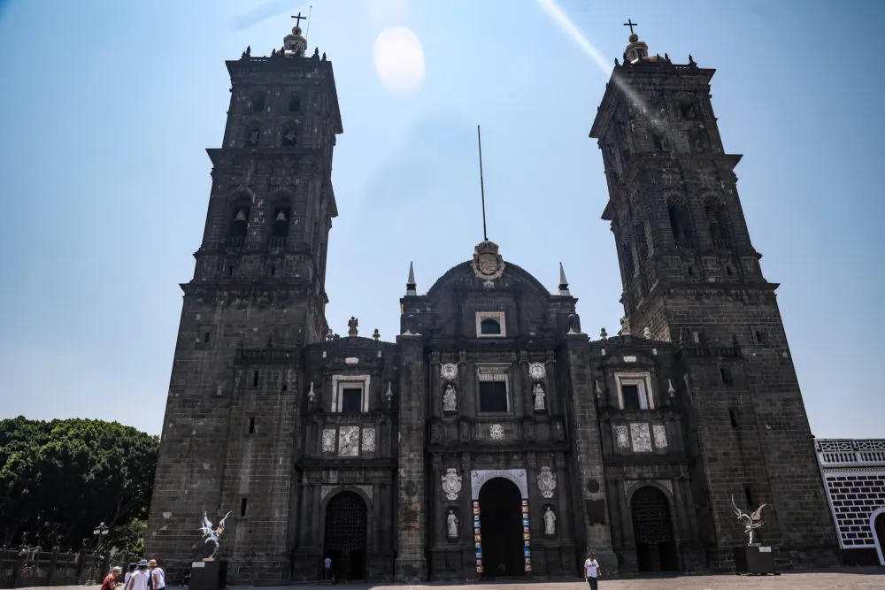 Catedral e iglesias de Puebla repican en júbilo por la elección de León XIV como nuevo papa