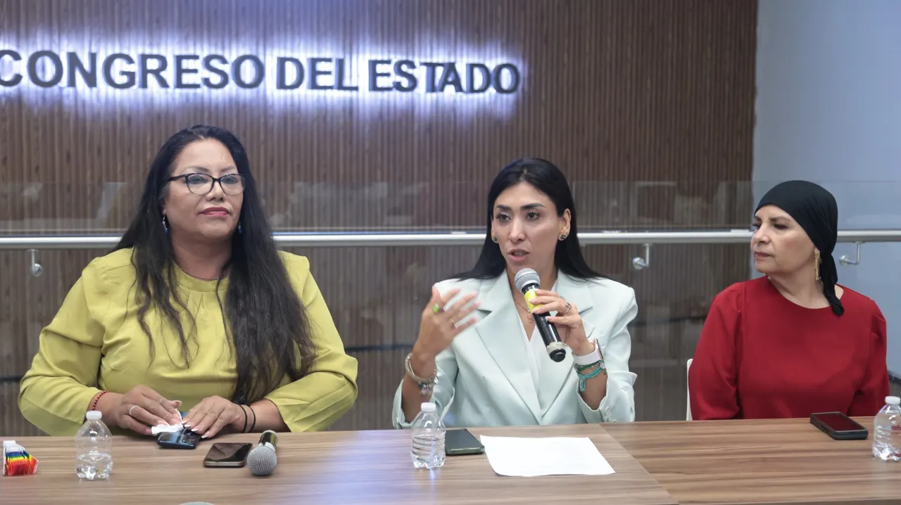 Cinthya Gabriela Chumacero Norma Estela Pimentel Beatriz Manrique