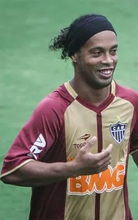 Le cancelan contrato a Ronaldinho por preferir otro sabor
