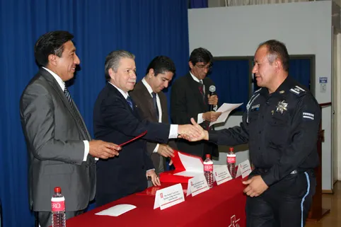 Concluyen agentes de la SSPTM diplomado en la Ibero Puebla