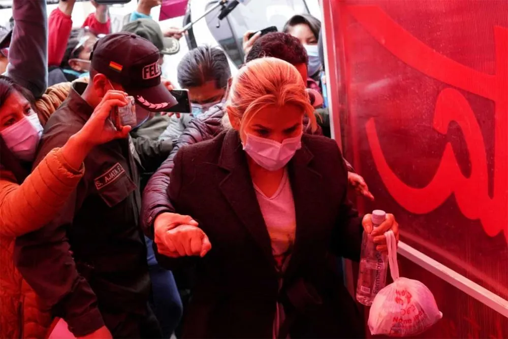 Arrestan a Jeanine Añez, expresidenta interina de Bolivia