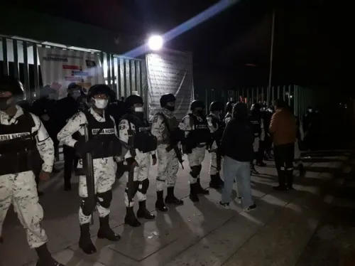 Familiares de pacientes con coronavirus ingresan a la fuerza en Hospital de Ecatepec