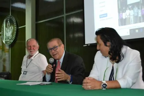 Teléfonos inteligentes y redes sociales promueven el aprendizaje autorregulado