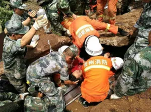 Deslaves por lluvias en China dejan al menos 10 muertos