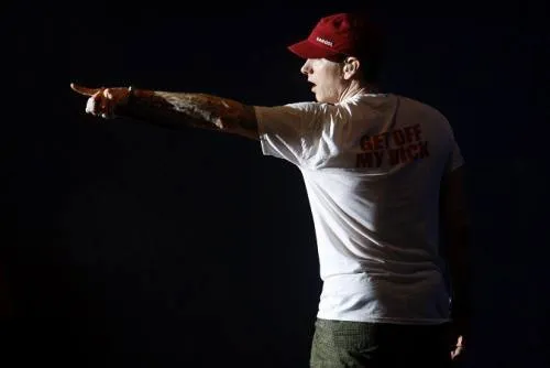 Efecto de sonido en concierto de Eminem desata el pánico (Video)