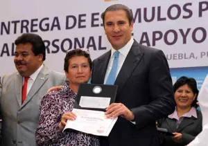Estado y ayuntamiento sumarán a poblanos en rehabilitación de escuelas
