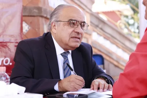 Uribe Téllez deja la Secretaría de Salud