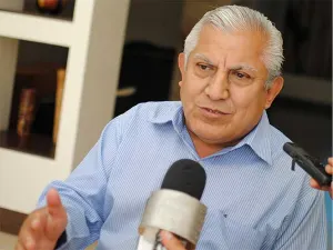 Acude a Seido director de Normal Rural de Ayotzinapa