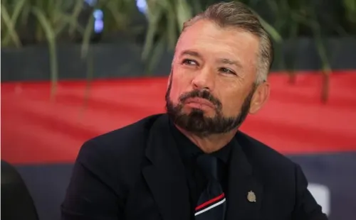 Ya era hora que llegaran refuerzos a Chivas: José Luis Higuera