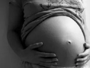 Sin actas de nacimiento, mellizos nacidos por vientre subrogado