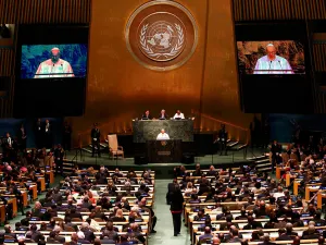 Pide el Papa a miembros de la ONU trabajar por la paz y la justicia