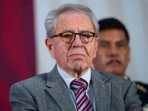 Desmienten que secretario de Salud se encuentre hospitalizado