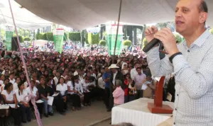 Representantes federales rinden informe en Quecholac