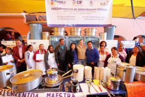 Alonso de Moreno Valle entregó 24 reequipamientos a desayunadores escolares en Cuautinchán