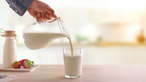 La startup que ‘jubila’ a las ‘vaquitas’ y apuesta por producir leche con levaduras y bacterias