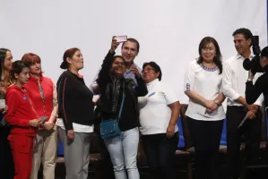 Gobierno entrega Créditos a la Palabra de la Mujer