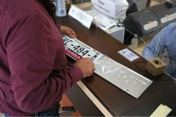 Gobierno no hostigará a poblanos que no han canjeado sus placas: Barbosa