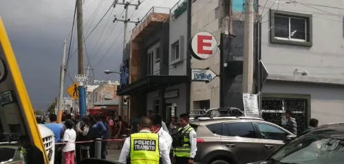 Lo balean al salir de los baños Las Brisas en Forjadores