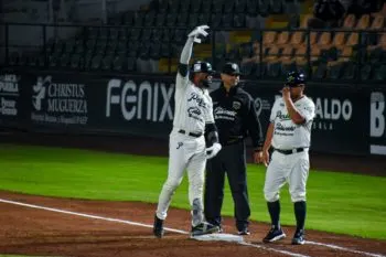 Ervin se viste de héroe y Pericos pega primero ante Guerreros