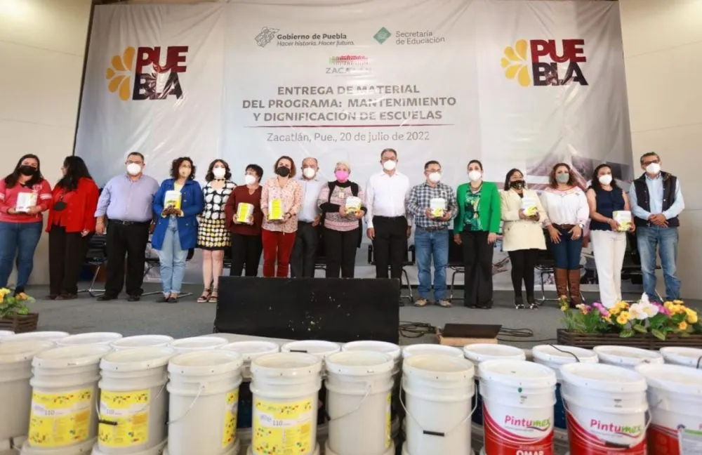 Entrega titular de la SEP apoyos para mejoramiento de más de 30 escuelas de Zacatlán