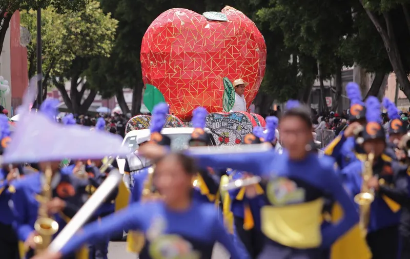 desfile-del-5-de-mayo-contingentes