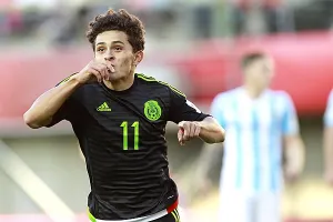 Comienza con pie derecho Tri Sub 17 mundial de la categoría