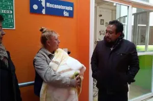 Tras dar a luz, mujer abandona a bebé con partera de Serdán