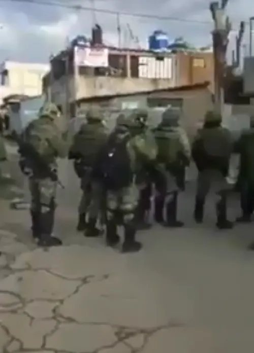 Enfrentamiento entre Militares y huachicoleros en San Martín