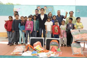 Inicia entrega de paquetes escolares gratuitos en San Pedro