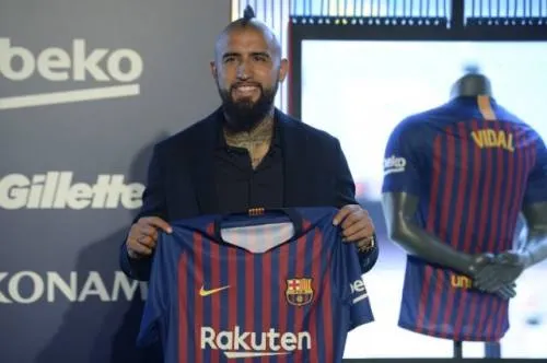 Vidal promete “dejar la vida en el campo” por el Barca