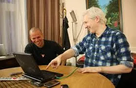 Calle 13 y Julian Assange estrenan video ‘Multi viral’