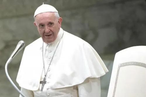 Papa Francisco causa decepción a víctimas de abuso sexual en Irlanda
