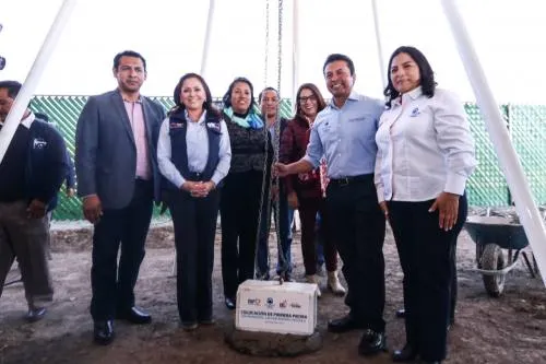 Dinorah López coloca primera piedra del SMDIF de San Andrés Cholula
