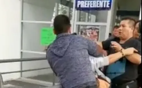 Guardias agreden a camarógrafo de Milenio en Gimnasio Miguel Hidalgo