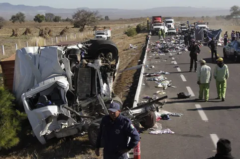 Muere sacerdote en accidente en la autopista Amozoc-Perote